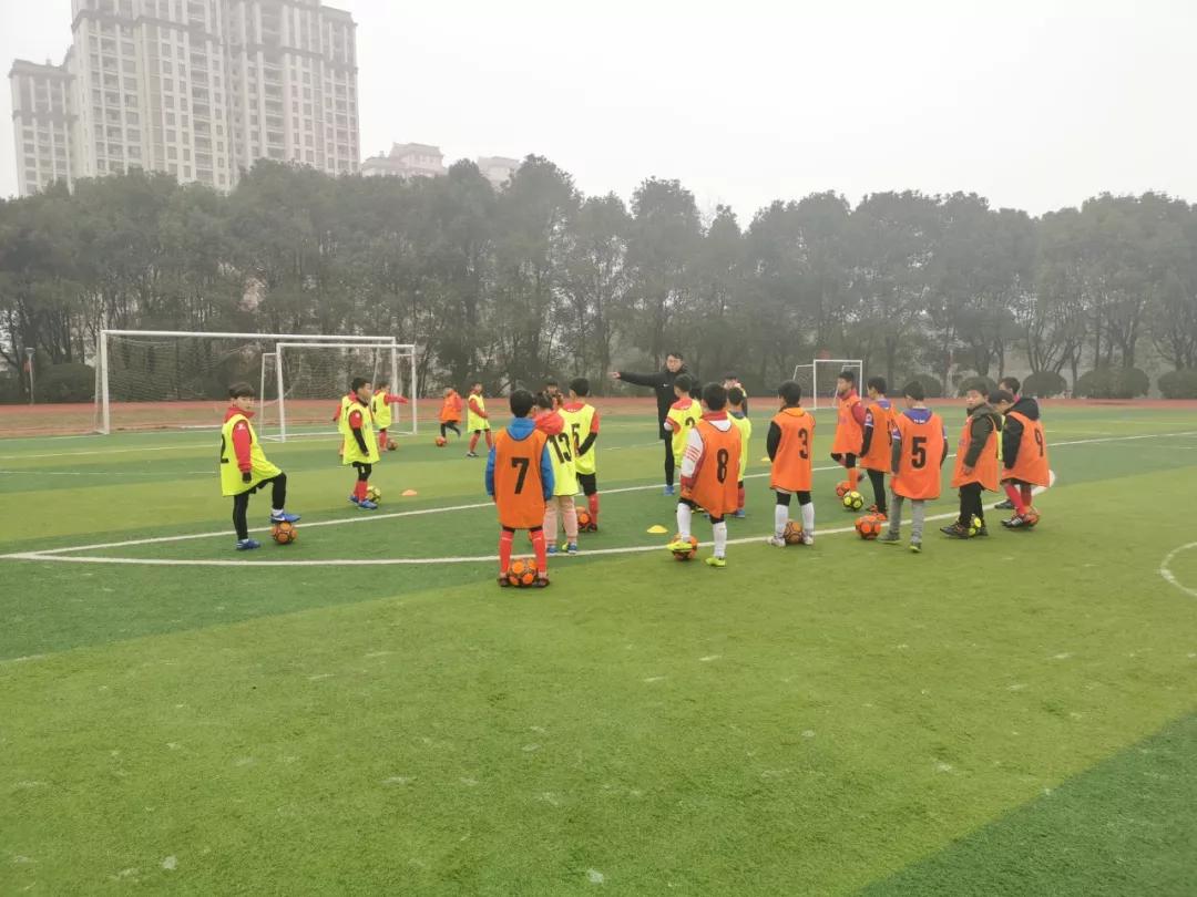 全国校园足球夏季训练营,2023足球训练营暑假