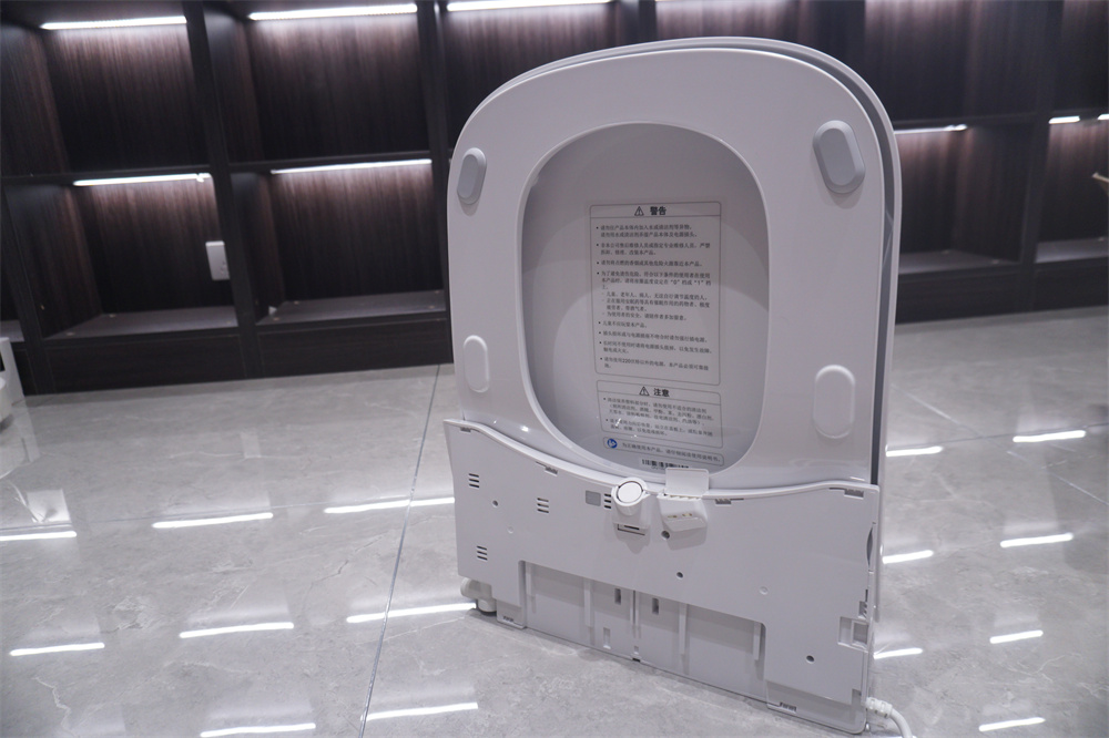 壁挂马桶怎么安装方便后期维修 (壁挂马桶马桶盖松动)