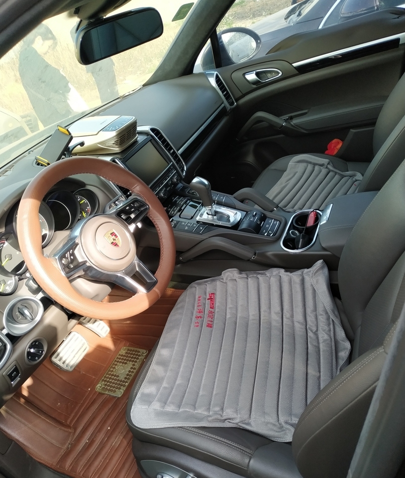 拍卖成功！福建省泉州市一辆车牌号为闽C895CU号保时捷卡宴越野车