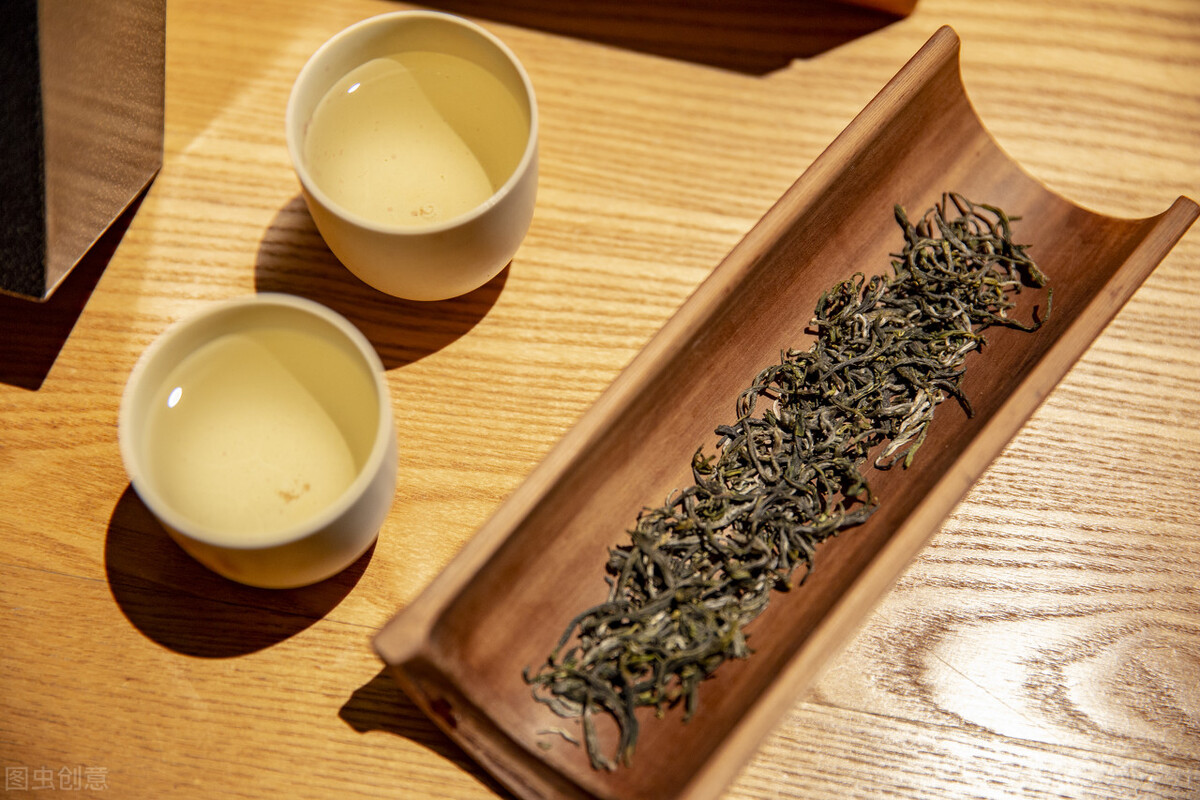 *党**眉清：喝茶让寡淡生活变得丰盈