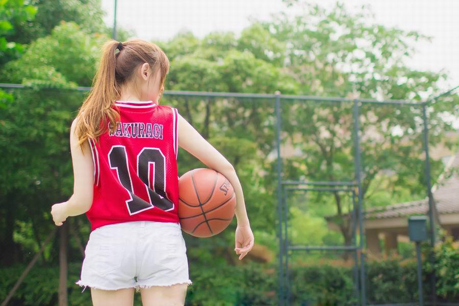 打篮球的为什么讨厌踢足球的,为什么现在打篮球的人都喜欢单打