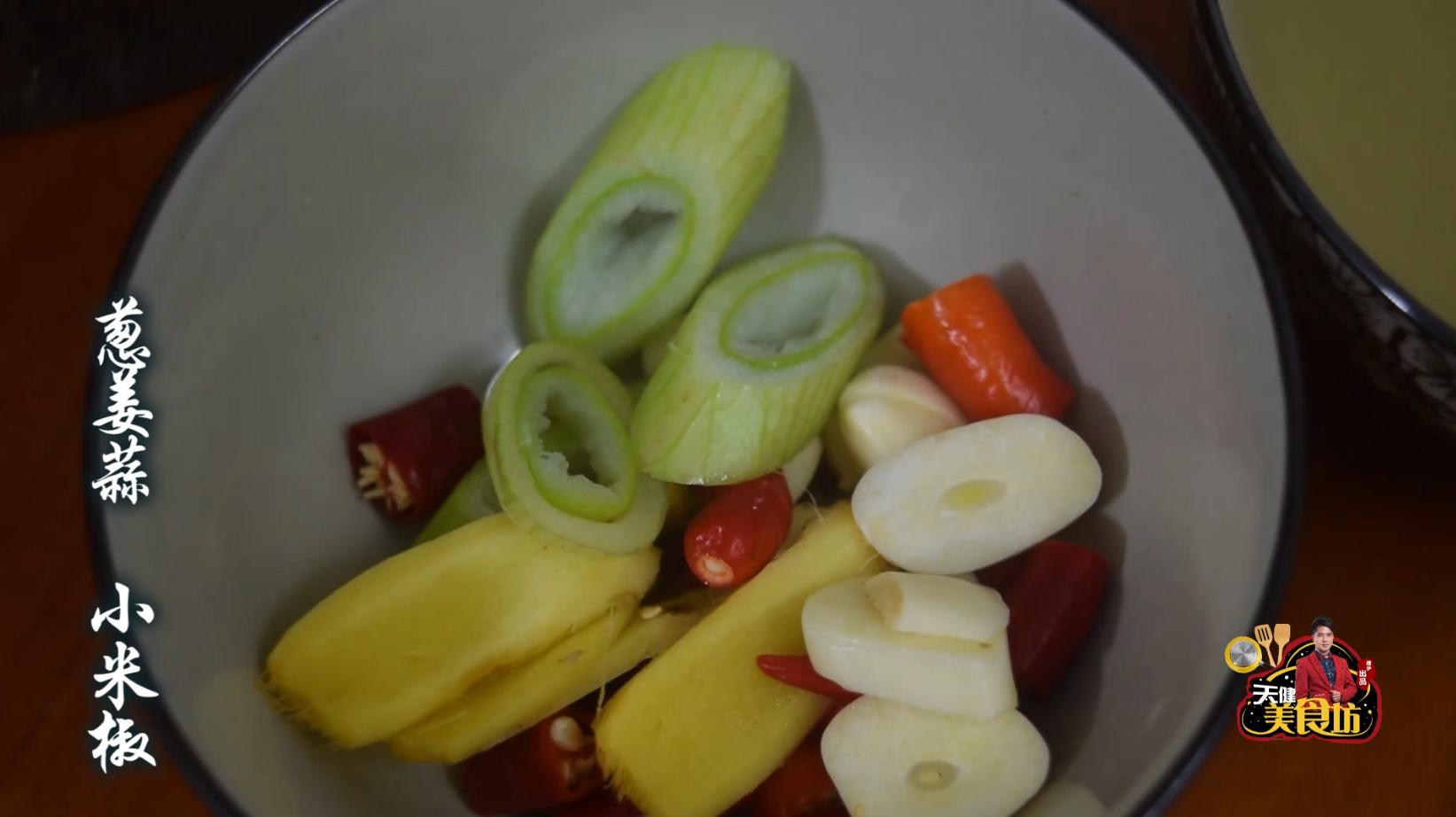 我家的鸭肉从不炖汤喝，不煲汤不红烧，鸭肉嫩滑无腥味，好吃极了