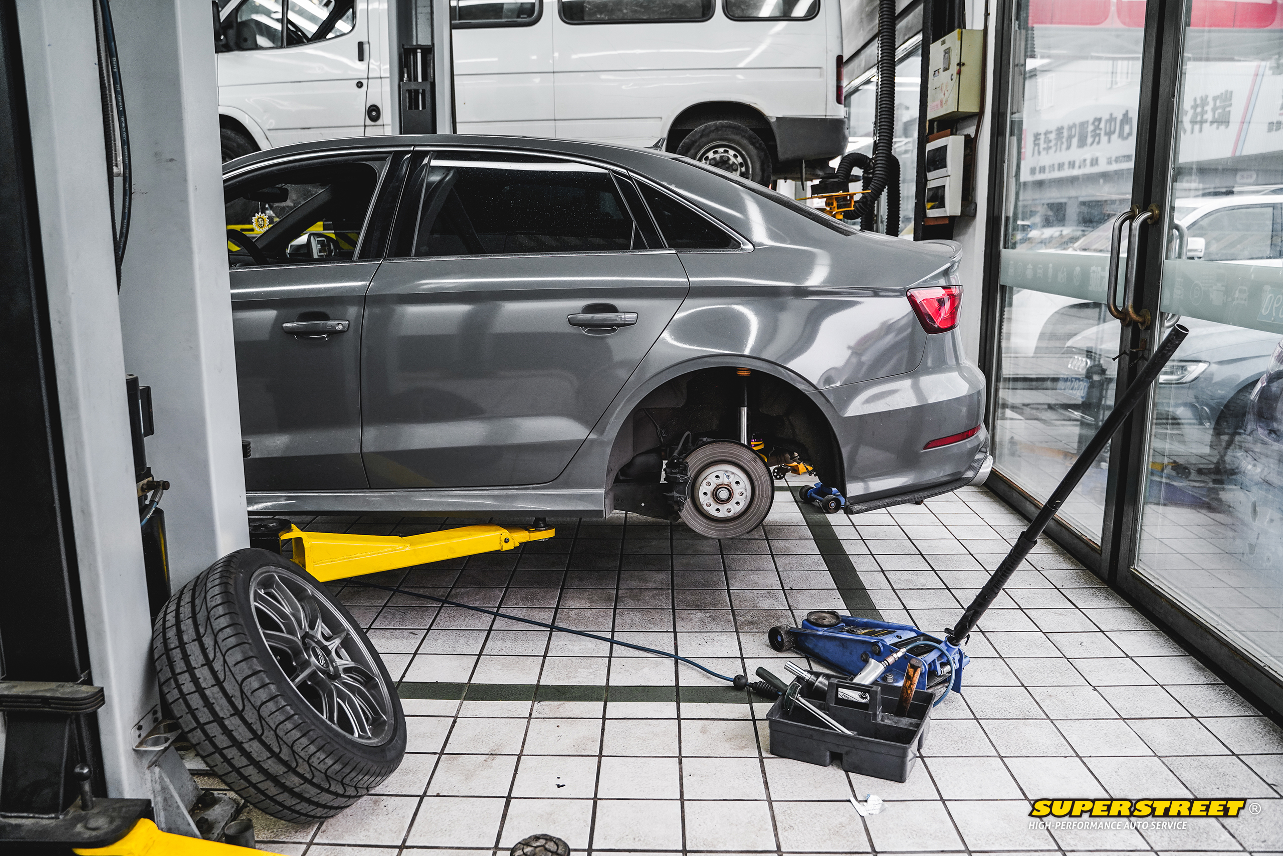 奥迪s3绞牙避震效果图,奥迪s3改装大涡轮