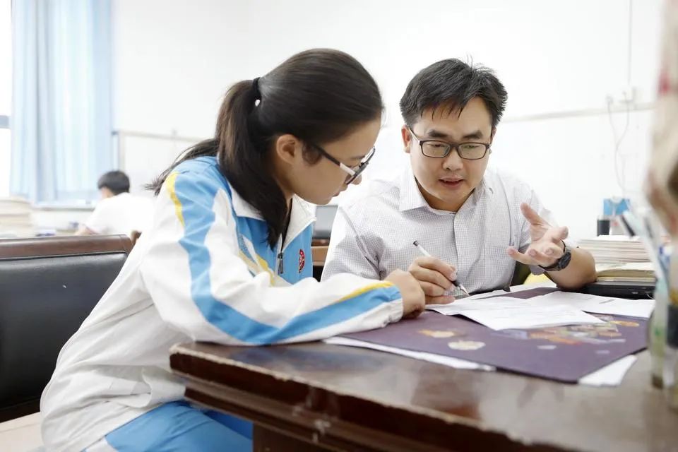 为什么叫四中全会,为什么郑州四中叫教育集团