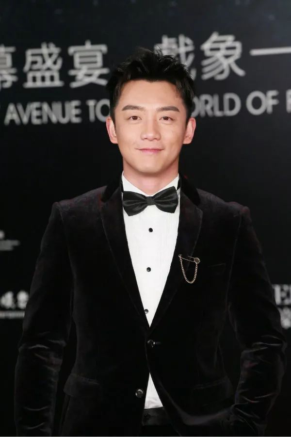 小八卦，刘雯亏损严重？燕公子联手明星演戏？