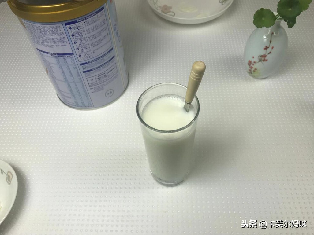 伊利金领冠珍护2段奶粉测评，你会为宝宝选择国产奶粉吗？