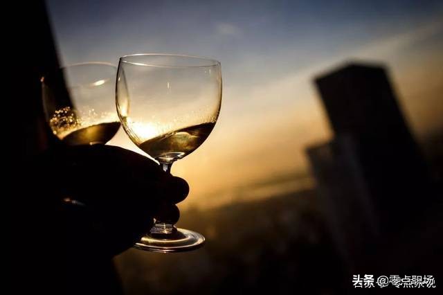 而立之年虚度光阴三十载,而立之年经历了生活的无奈与心酸