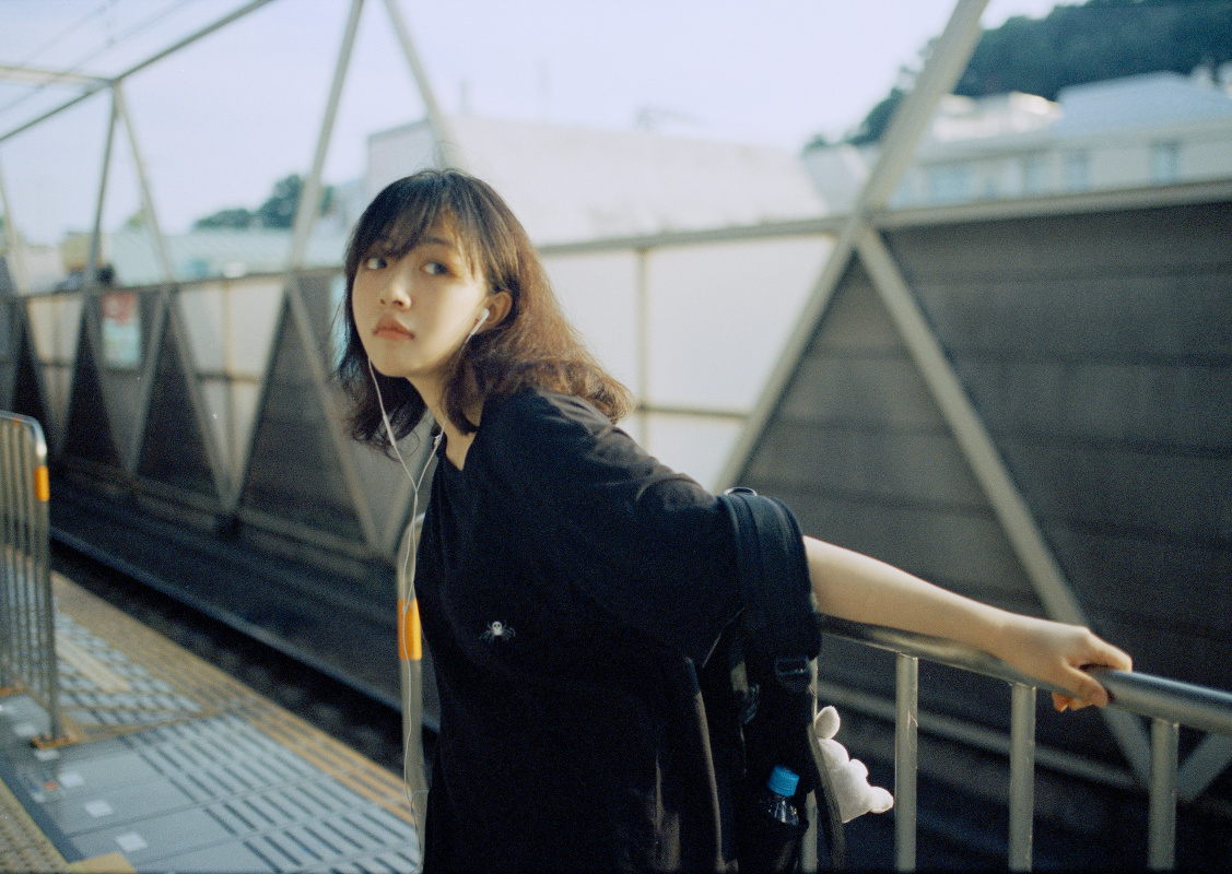 夫妻之间女方冷淡该不该离婚,夫妻之间的感情冷淡期是多久