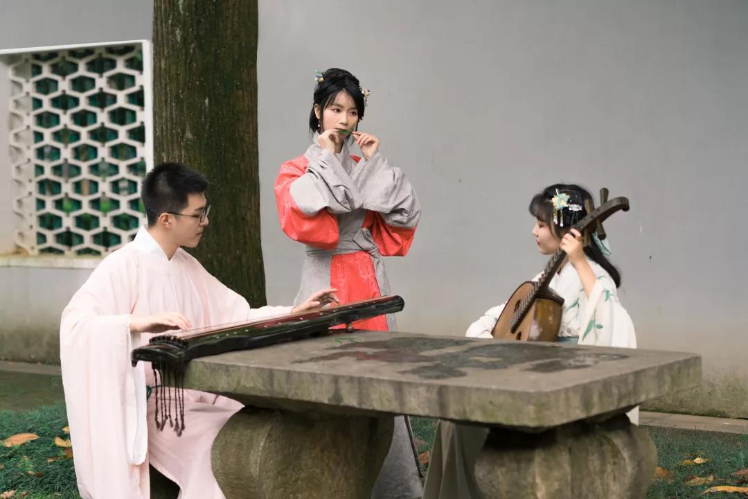 中南大学宿舍有多豪华,拥有十几个食堂的大学