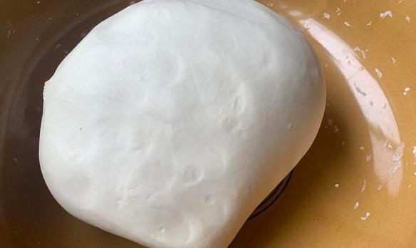 饺子皮用硬面还是软面,饺子皮怎样和面才能又软又筋道