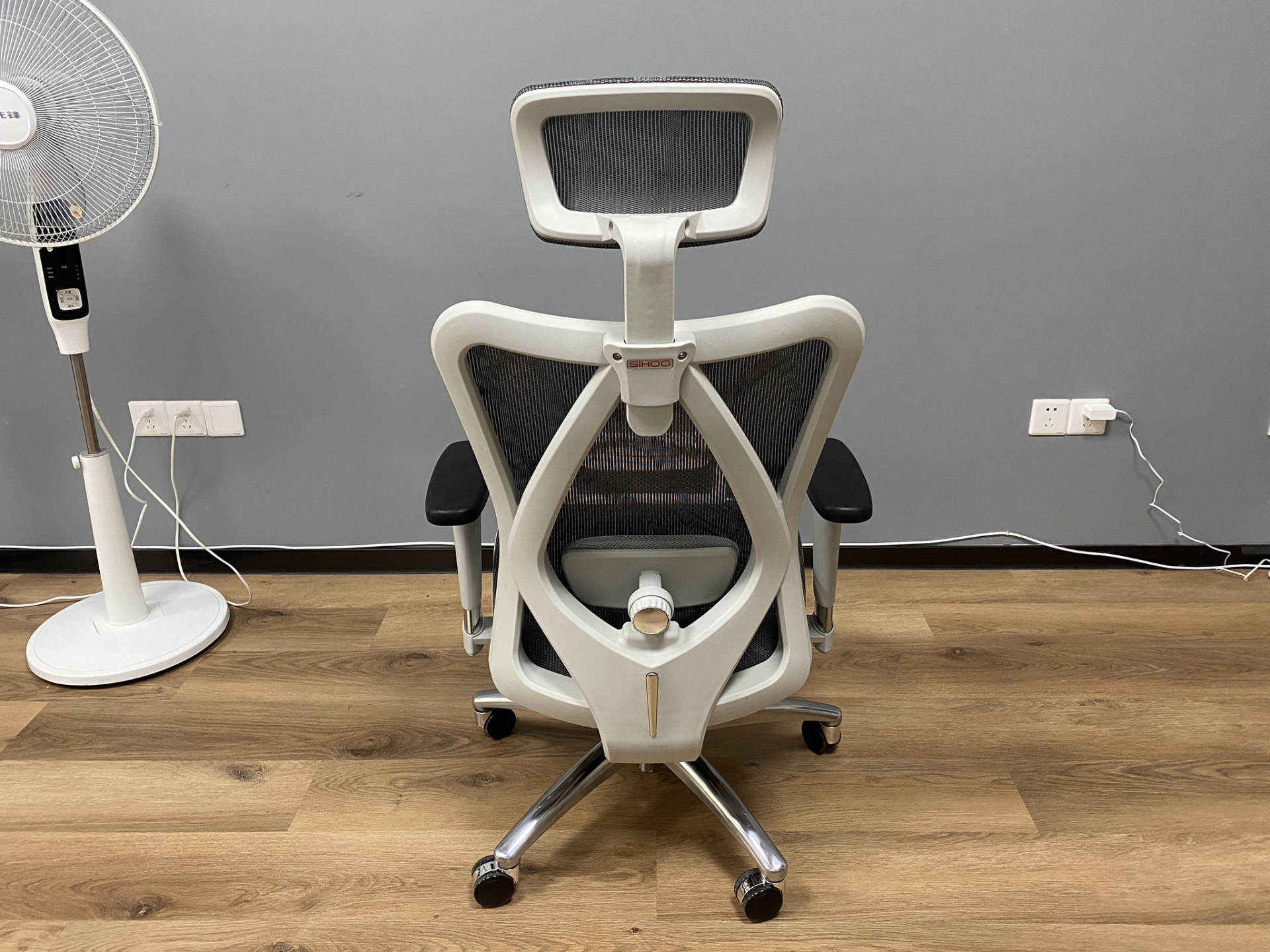 人体工学椅可调节护腰,人体工学护腰坐姿椅