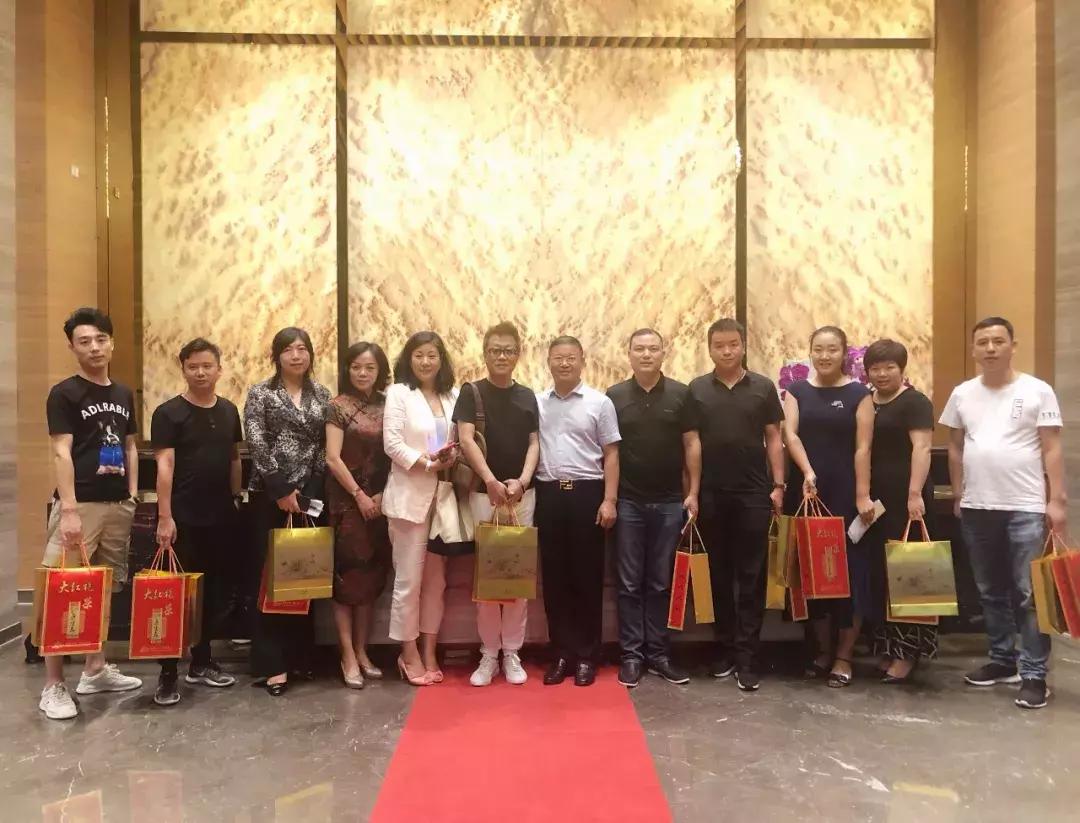 鑱氭ⅵ鍓嶈鑺傜洰,鑱氭ⅵ鍓嶈