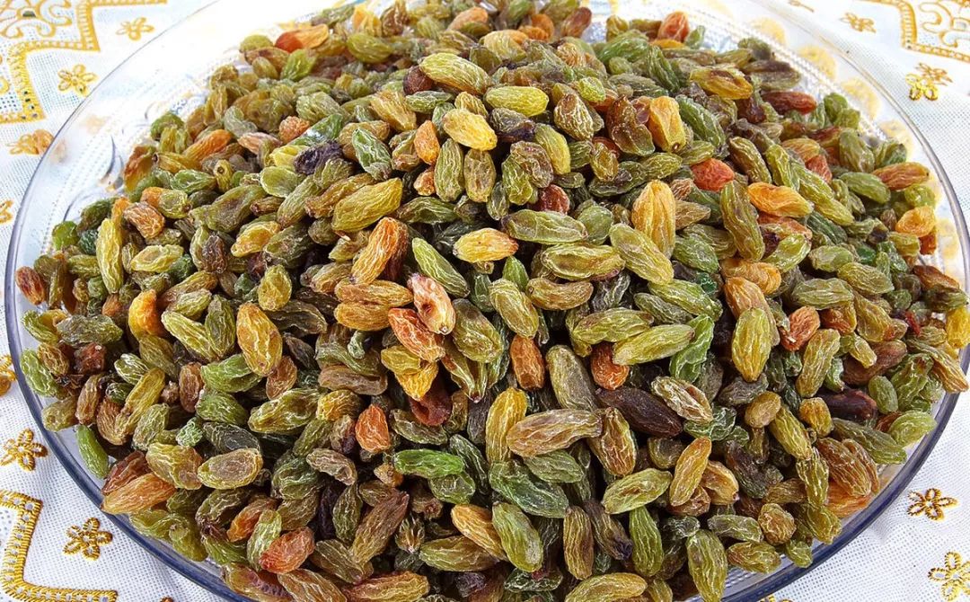 三十种绝对不能给猫吃的食物,猫不能吃的50种食物大全