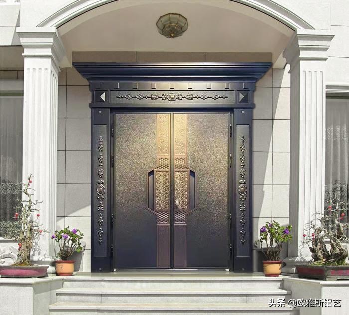别墅门是铸铝门还是锌合金好,别墅铸铝门流行