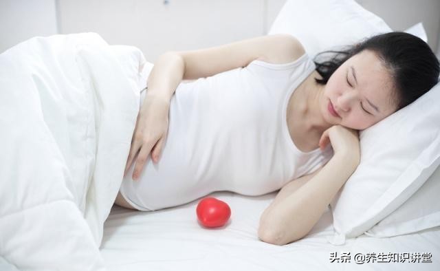 孕期为何*裤内**总是“湿乎乎”的？若发现这种分泌物，最好引起重视