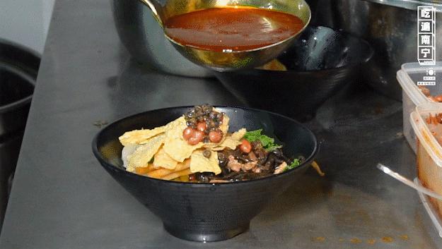 想它！三年前，让我欲罢不能的螺蛳粉，又开回来了