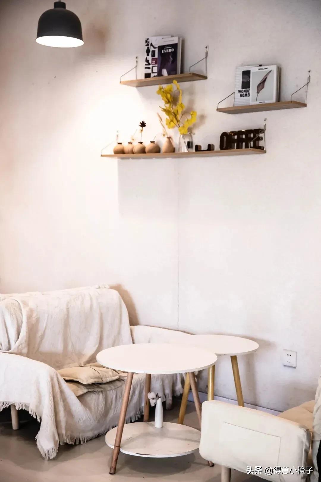 楼顶喝酒看日出,楼顶喝酒夜景视频实拍