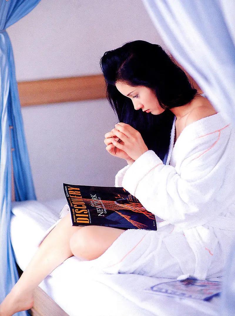 知名*星艳**因节食减肥住进ICU,给追求“骨感美”的女性,提了个醒