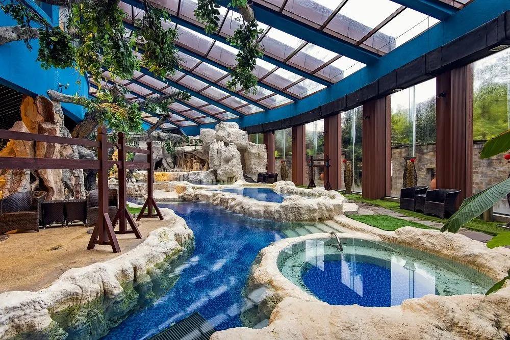 川西泡温泉看雪景,川西12月份最佳雪景泡温泉的地方