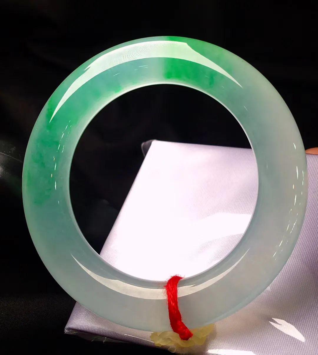 如何挑选翡翠最好的翡翠是哪种,高档翡翠原石挑选