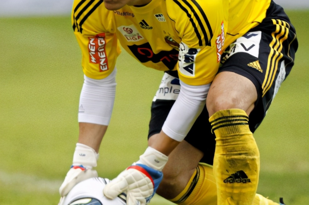 球王马拉多纳心脏骤停去世,马拉多纳因心脏骤停离世