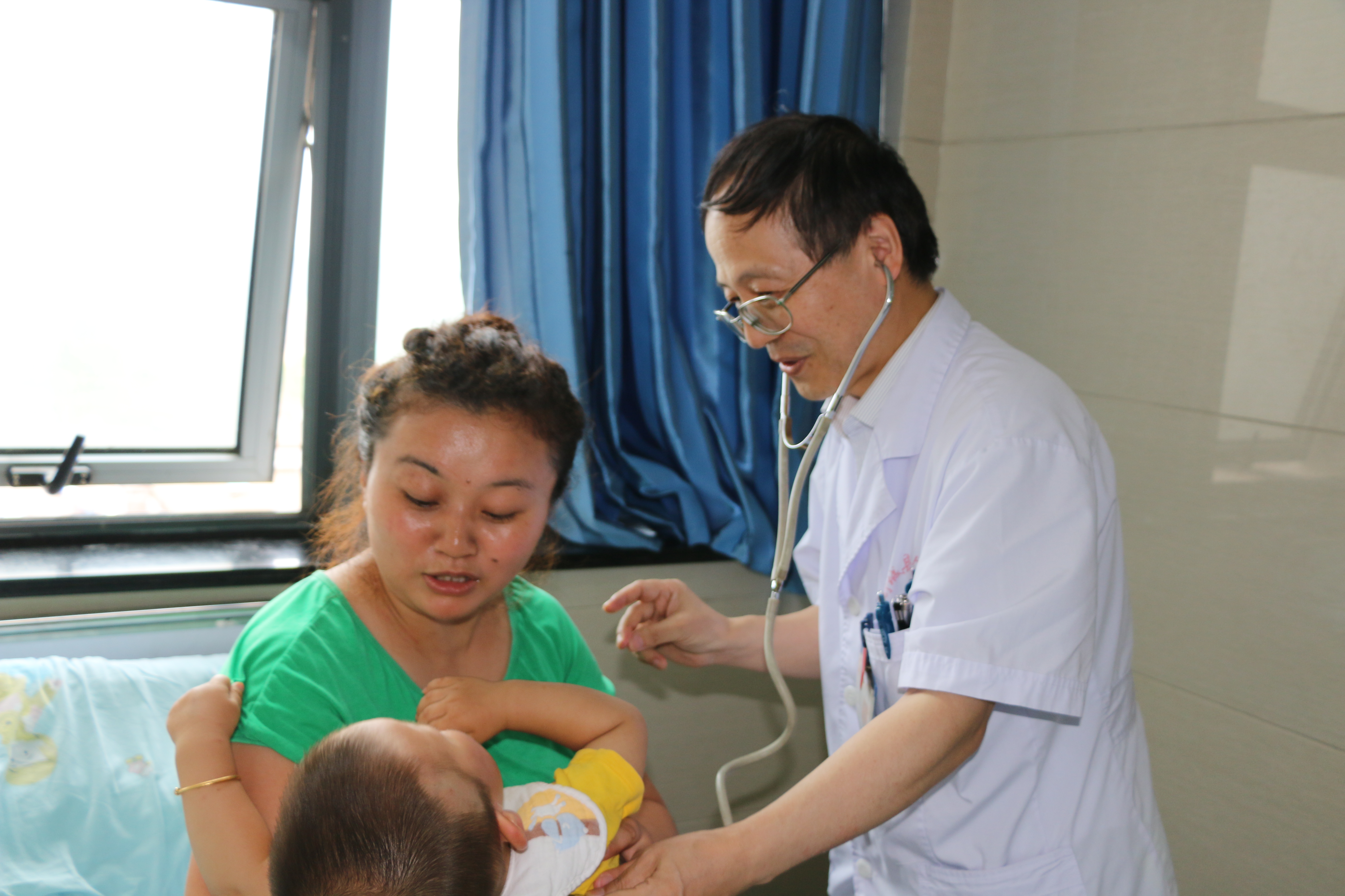 32载致力“哑科”——记舒城县儿科医生石宏的“孩童梦”