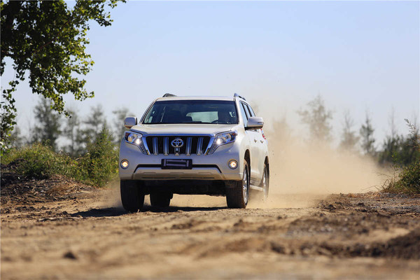 10款普拉多2700动力真实感受,中东版普拉多2700和中规版动力