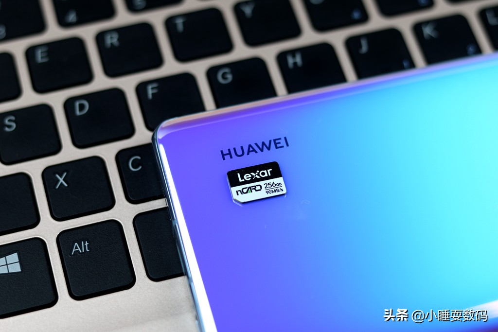 NM和TF存储卡对比，雷克沙nCARD适配华为手机，189元起值得买吗