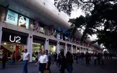 香港购物去哪个商场最便宜,香港购物必去商场