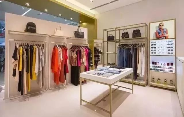 第一次开服装店大概拿多少件衣服,怎么开一家服装店需要什么手续