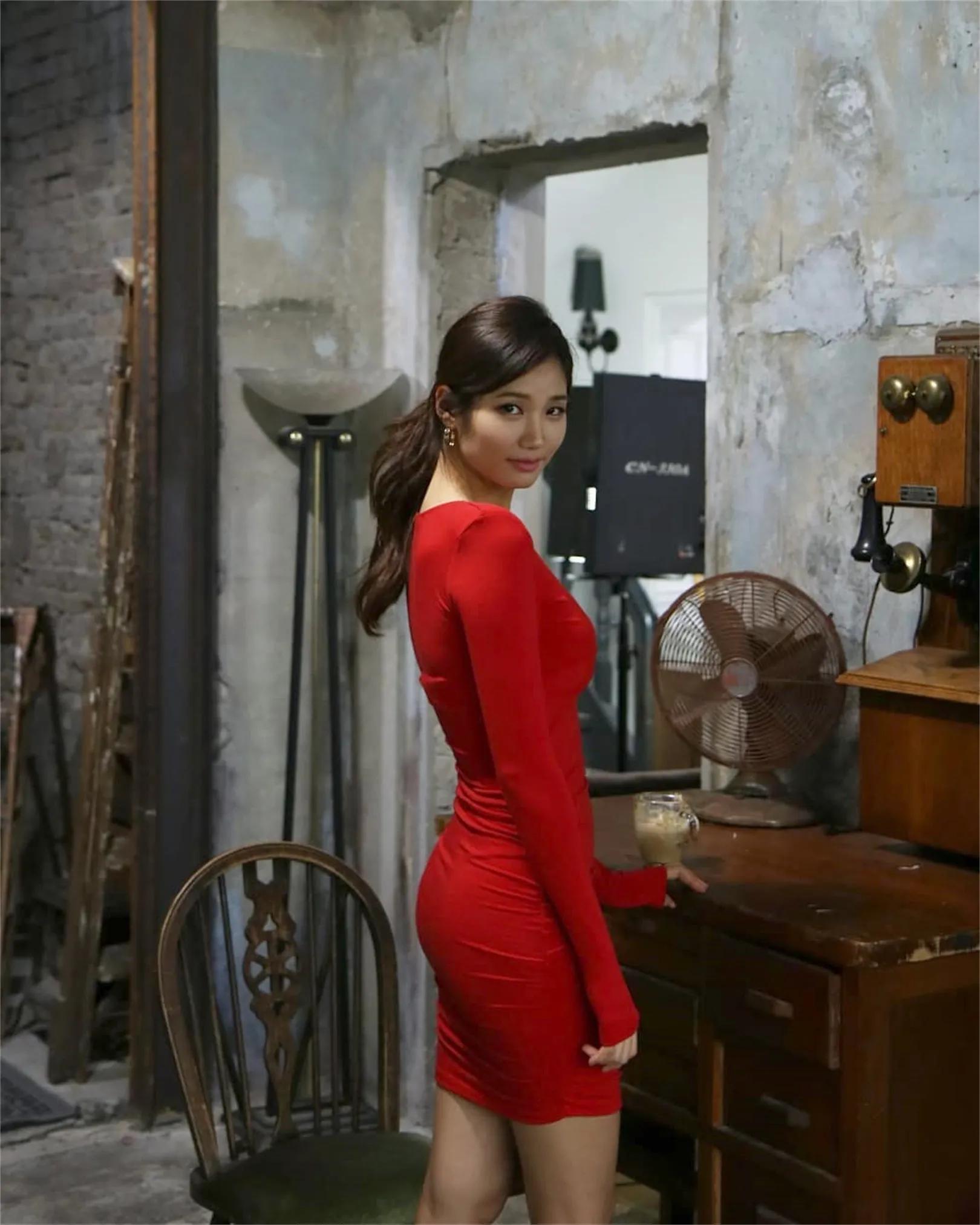 韩国网红模特李熙恩,ins:__leeheeeun__，梦寐以求的纤腰大长腿