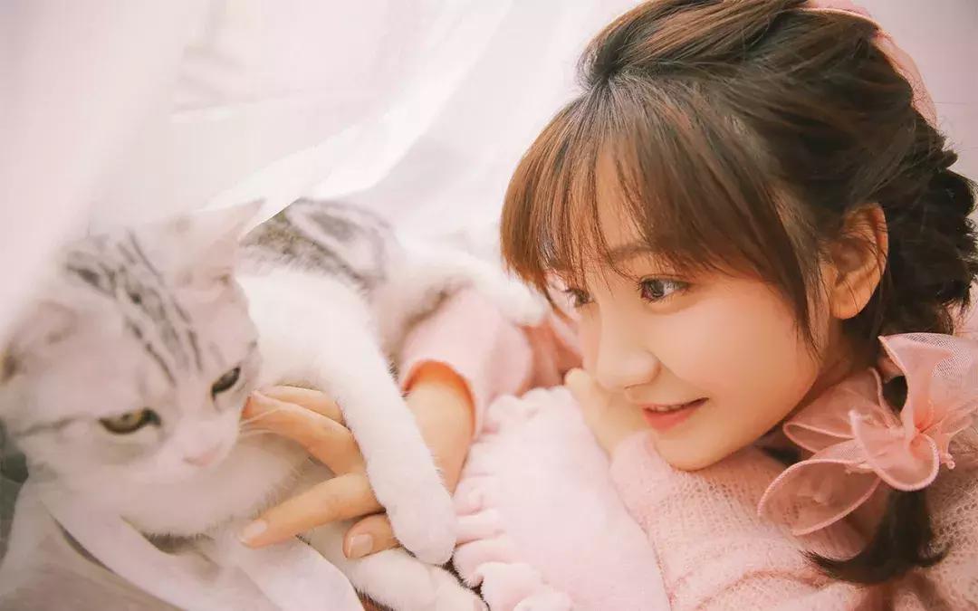 高情商的女人怎么和男人聊天,高情商的女人如何和顾客聊天呢