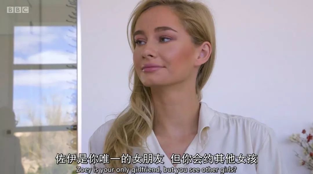 五十万大学生抢着求*养包**？这部英国BBC纪录片拍出了社会现实