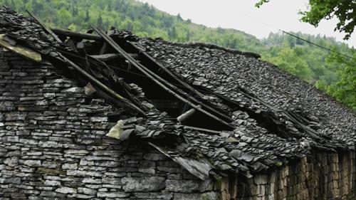 武大师兄弟复活湘西秘境，1块钱就能入股