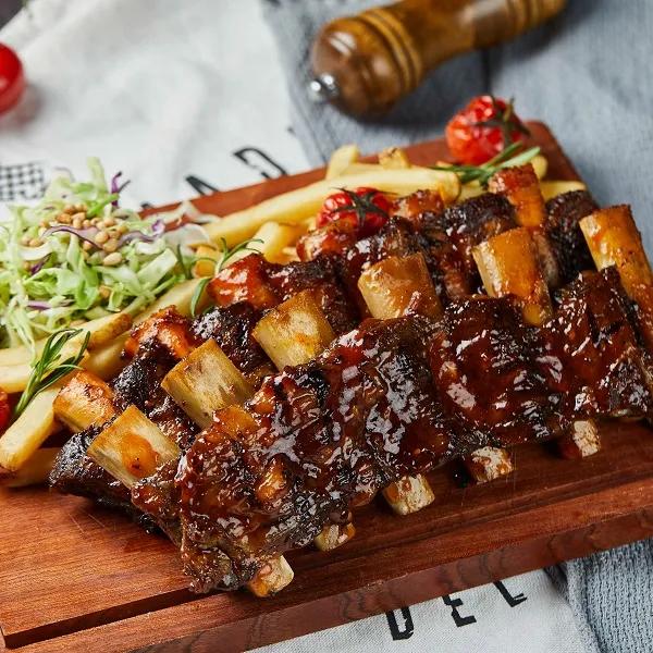 周末带孩子去海洋球里玩,带孩子去海洋球玩儿的地方在哪