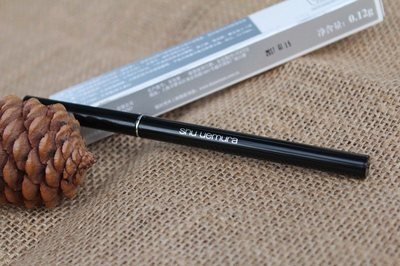 一笔速成眼线画法,怎么用一支眼线笔完成眼妆