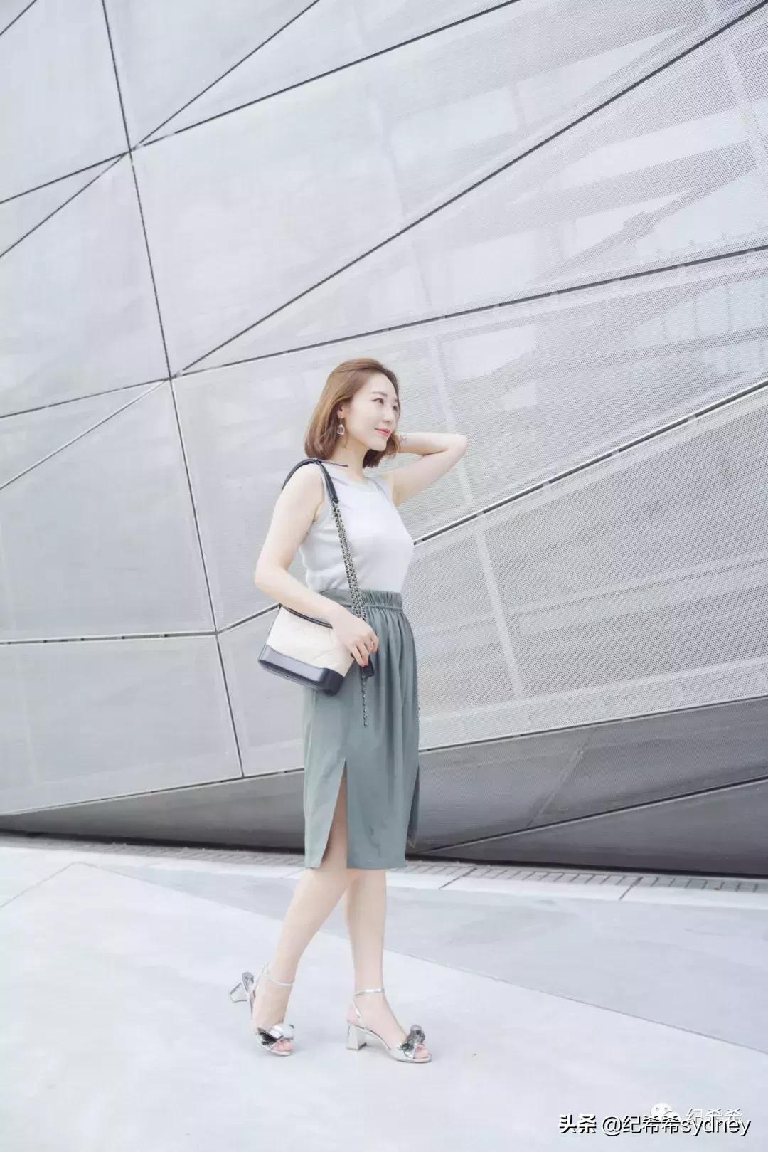 过年拜年包好多红包,拜年拎回来一只鸡一只鸭