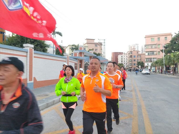 魅力深马，微马同行！六约微马助力深圳国际马拉松