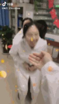 模仿不倒翁姐姐的小朋友视频,网红不倒翁姐姐原视频