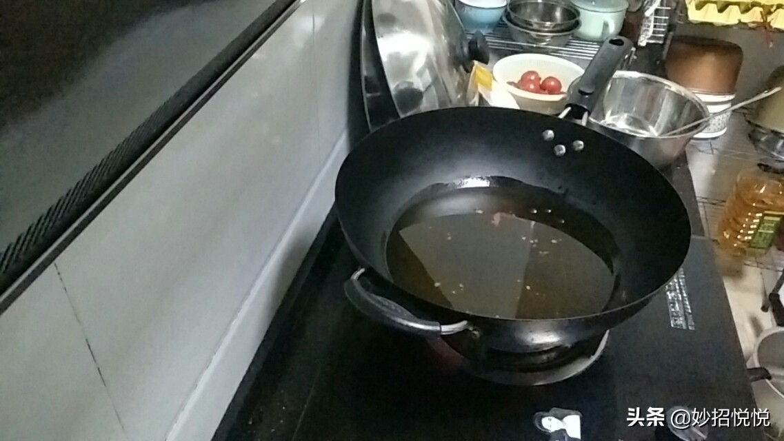 炸过东西的黑油怎样变成干净的油,炸剩的黑油怎么处理