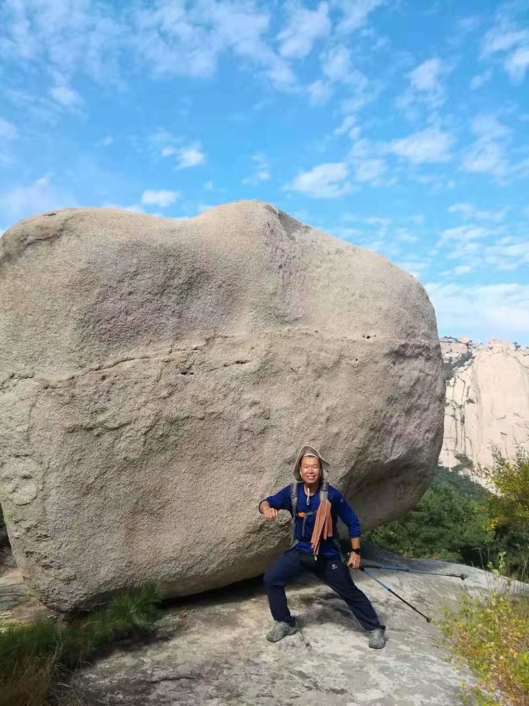 远征三晋凯旋还，飓风众人把酒欢