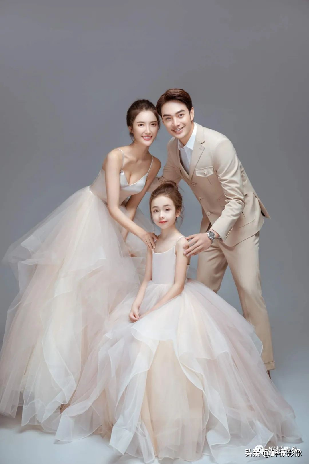 新春全家福拍摄技巧,全家福新年拍照姿势推荐