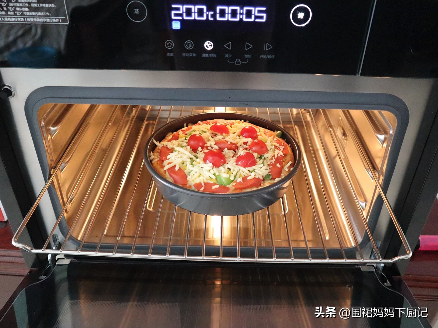 在家用现成披萨饼做披萨简单做法,家庭披萨自己做饼皮