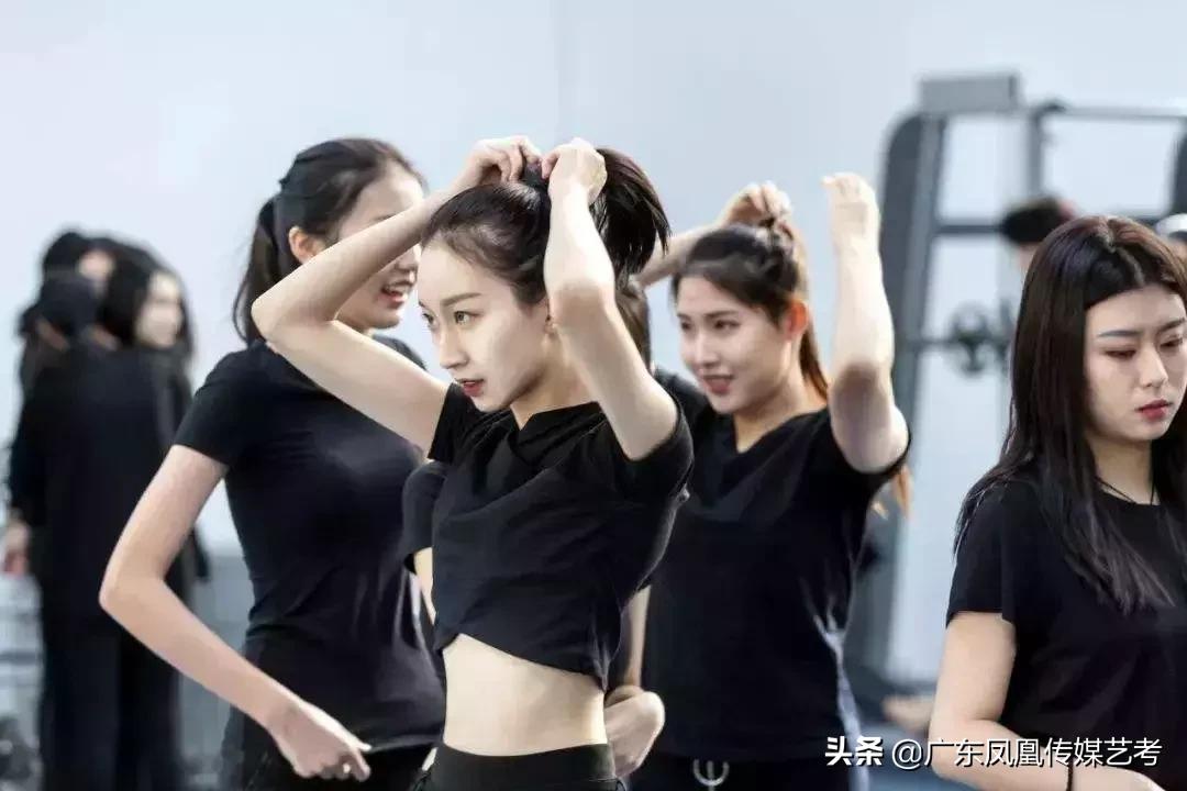 你了解你的专业吗,服装表演专业学费高吗