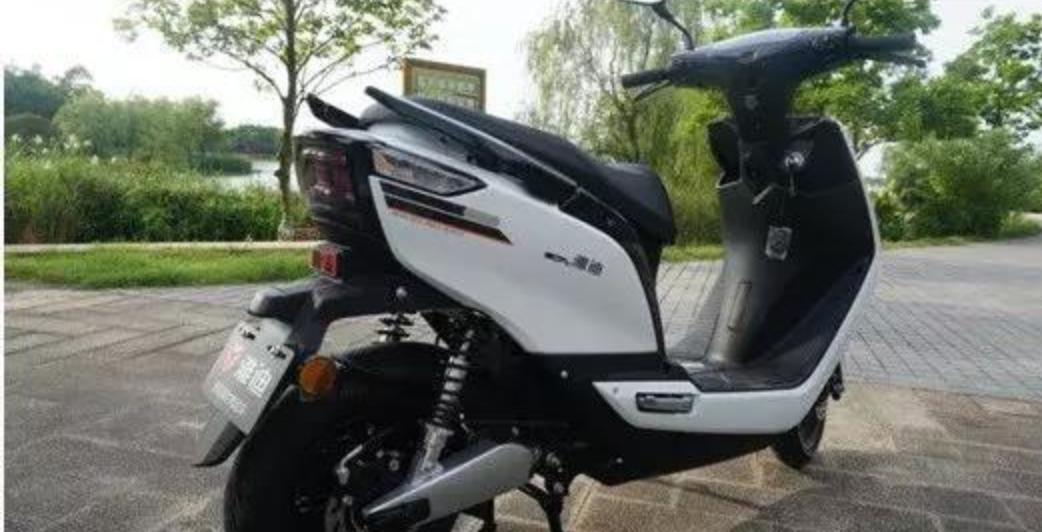 雅迪e7炫酷版怎么样,雅迪e7li能跑多快