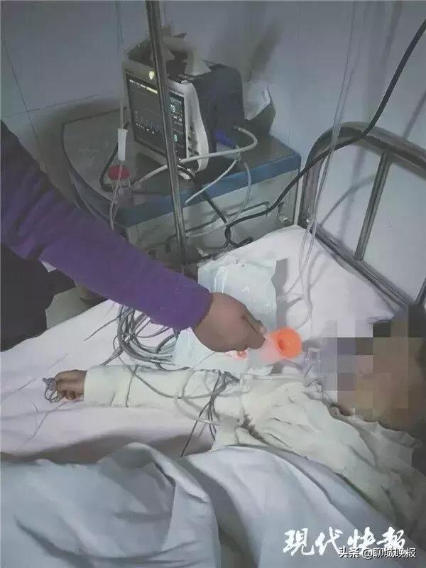 8岁小女孩受伤,8岁女孩摔伤