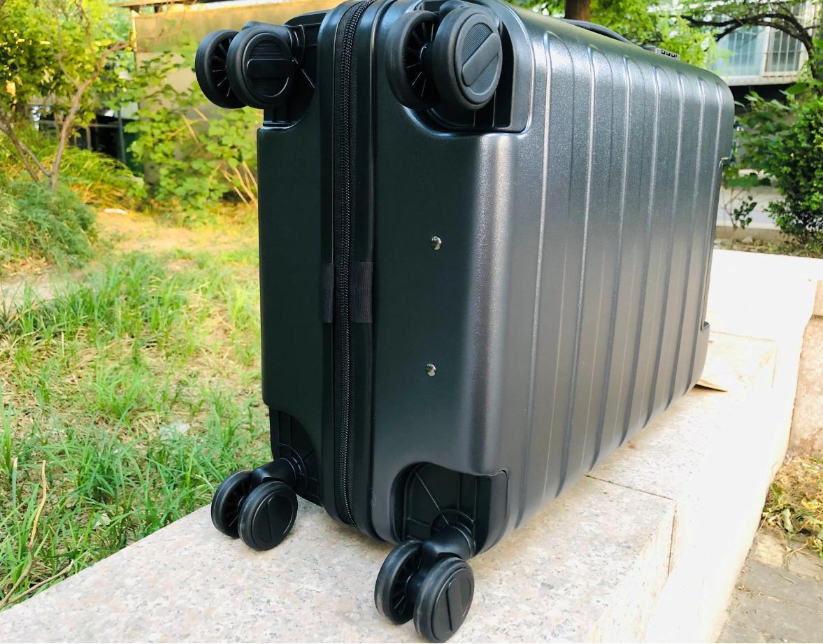 小米20寸行李箱能装多少东西,小米90分行李箱钛金灰20寸