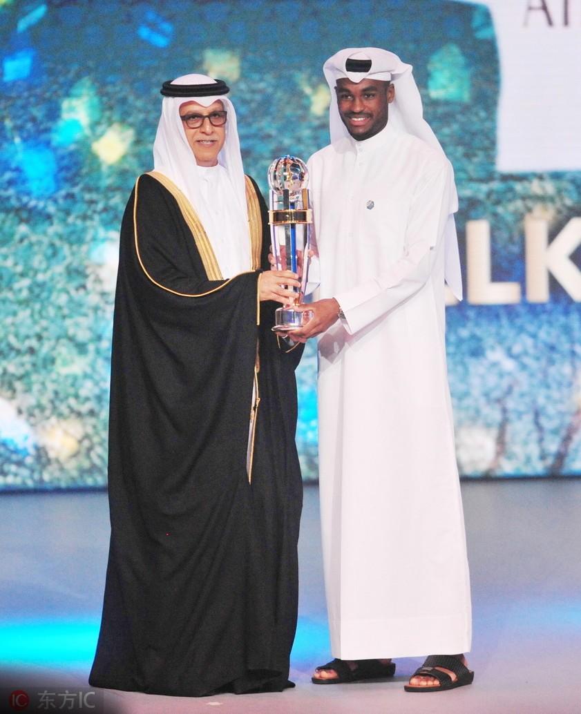 非洲足球先生名单竟有中超球员？亚足联自欺欺人，处处照顾西亚人