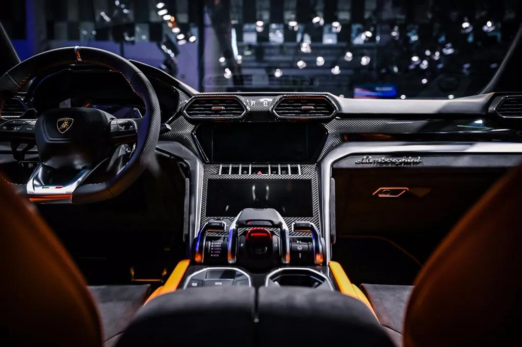 ​2020成都车展：尝到甜头的杠精*博兰**基尼，开始认真赚钱了