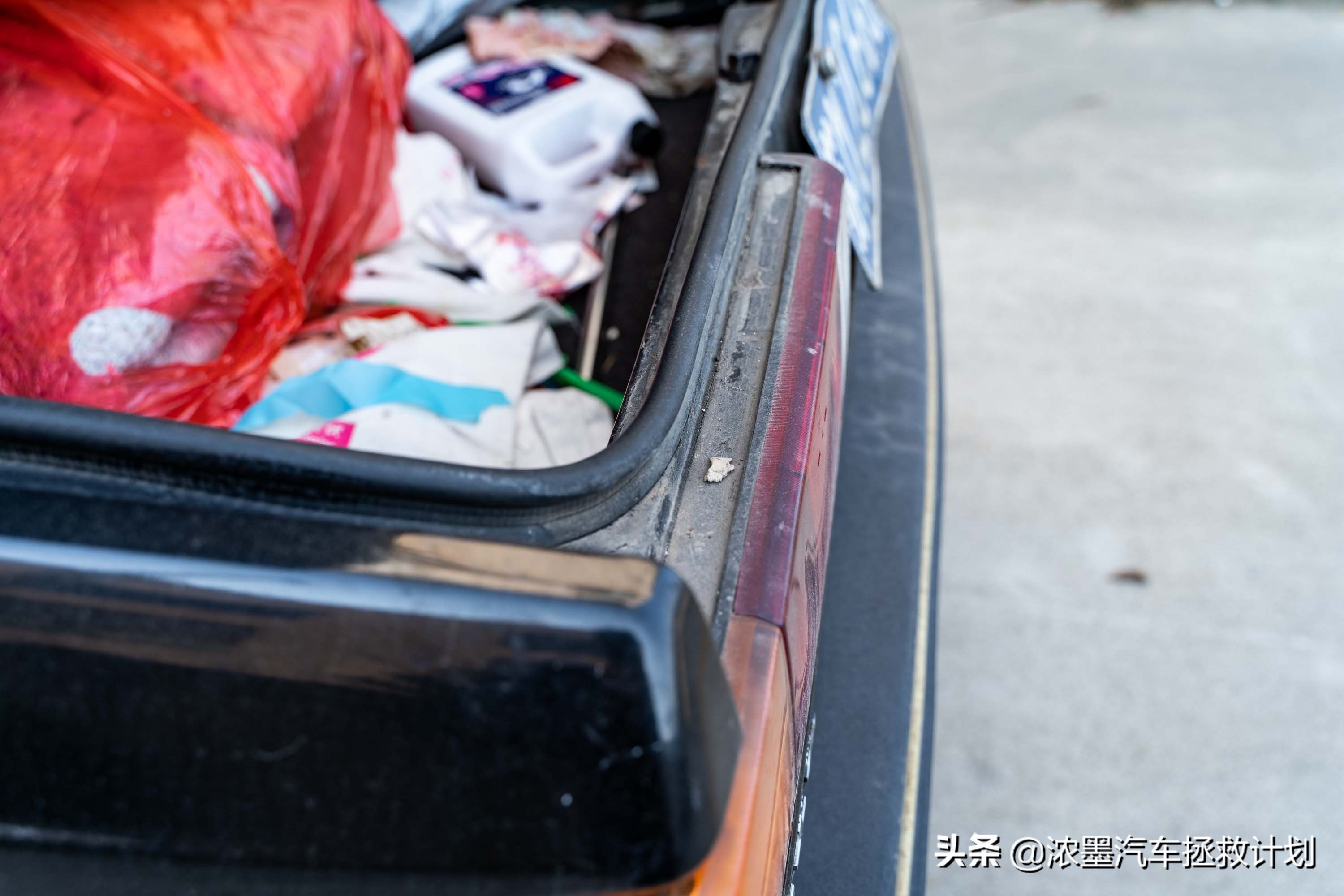 「妙手生花」重建一台战损级桑塔纳，带给它历经千般后的华丽重生